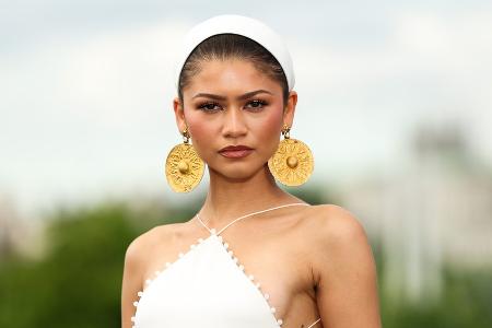 Zendaya sorgt mit antikem Schmuck für hitzige Diskussionen