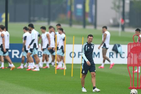 Spaniens Abschlusstraining gecancelt - Argentinier verspätet