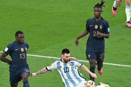 Platz 1: Lionel Messi (ARG) - 21 Tore in 33 Spielen - noch aktiv