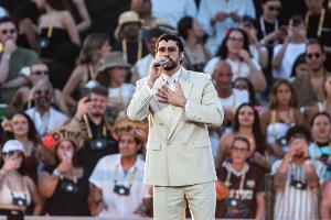 Ein Konzert von Bad Bunny musste wegen eines Hagelschauers abgebrochen werden. (Archivbild)