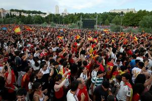 Spannung in Madrid steigt - Ikea und Co. schließen früher