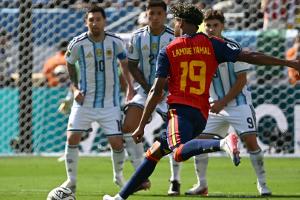 Spanien triumphiert, Messi trauert