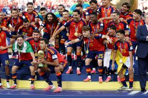 Trump auf dem Podium: Mit dem Weltmeister auf dem Siegerfoto