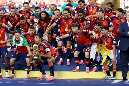 Trump auf dem Podium: Mit dem Weltmeister auf dem Siegerfoto