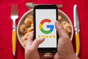 Rezensionen spielen für Restaurants und Hotels eine wichtige Rolle. 
