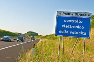 Italien Polizei Autobahn Tempokontrolle