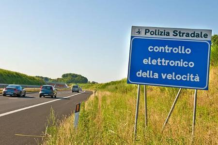 Italien Polizei Autobahn Tempokontrolle