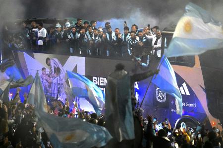 Tausende Fans empfangen WM-Zweiten Argentinien - Messi fehlt