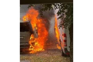 Schweriner Kriminalpolizei bittet nach Fahrzeugbrand um Zeugenhinweise