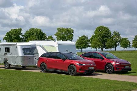 f_Eriba-Touring_Vs_Next-Caravan_Aufmacher
