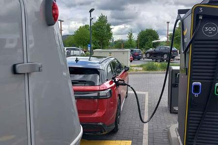 f_Eriba-Touring_Vs_Next-Caravan_Laden