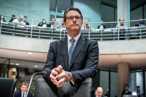 Das Landgericht Berlin hat die Anklage gegen den ehemaligen Bundesverkehrsminister Andreas Scheuer zugelassen. (Archivbild) 
