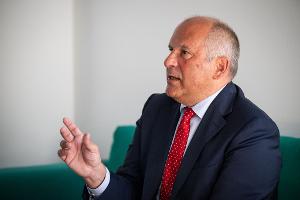 Hessens Innenminister will von erweiterten Abschiebemöglichkeiten Gebrauch machen. (Archivbild)