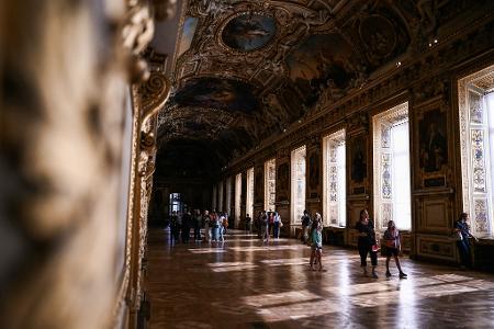 Louvre öffnet Apollon-Galerie wieder für Besucher
