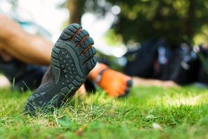 Barfußschuhe im Sommer: Trend oder sinnvoll für gesunde Füße?