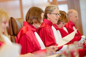 Der Zweite Senat um die Vorsitzende Richterin Ann-Katrin Kaufhold hat einstimmig entschieden. 