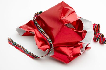 Geschenkpapier und Schleifenbänder