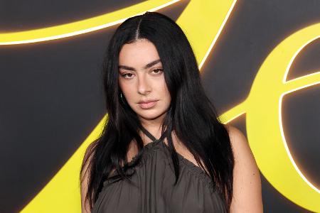 Charli xcx sieht Musik als Farben: Was ist eigentlich Synästhesie?