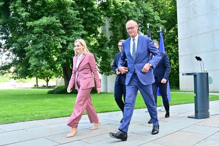 Personelle Veränderungen in Regierung und CDU - Merz kommt mit Warken, Linnemann und Amthor zur PK