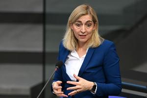 Für Gesundheitsministerin Nina Warken steht ein Jobwechsel an. (Archivbild)