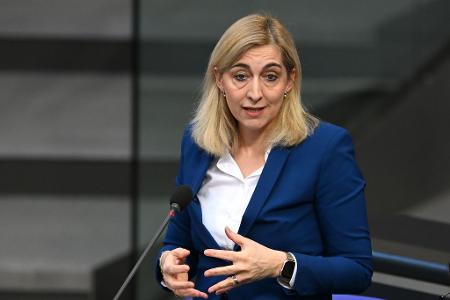 Für Gesundheitsministerin Nina Warken steht ein Jobwechsel an. (Archivbild)