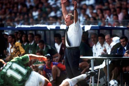 Berti Vogts - 8 Jahre - 102 Spiele - Nach Herberger und Schön war Vogts der dritte Coach, der die 100-Spiele-Marke knackte. Trotz einer sehr guten Quote von 2,18 Punkten pro Spiel und dem EM-Titel 1996 war Vogts in seiner achtjährigen Amtszeit, auch wegen zwei mäßiger WM-Teilnahmen, stets umstritten.