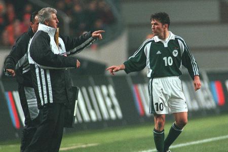 Erich Ribbeck - 2 Jahre - 24 Spiele - Das einzige Bundestrainer-Engagement, das man nachträglich als Missverständnis bezeichnen kann: Von 1998 bis 2000 erlebte Ribbeck ein unbefriedigendes Trainer-Intermezzo. Bei der EM 2000 schied die DFB-Elf historisch schlecht schon in der Vorrunde aus.
