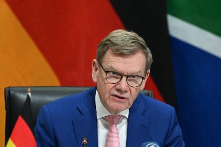 Wadephul zieht in einer ZDF-Sendung einen ungewöhnlichen Vergleich, als um das Völkerrecht ging.