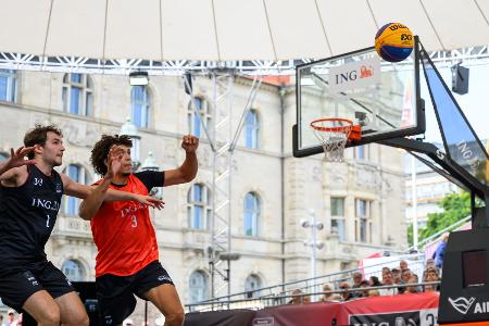 3x3-Basketball in den Finals: Bonn und Göttingen kämpfen vor dem Neuen Rathaus um den Einzug ins Finale