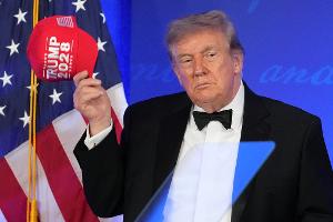 Trump lobte und tadelte die Medien. 