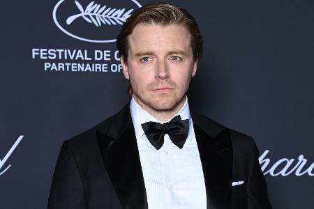 Jack Lowden