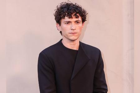 Chili-Wings bezwingen Spider-Man: Tom Holland übergibt sich in Show