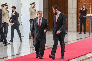 Guterres sagte, es sei eine bewusste Entscheidung gewesen, bis zum Sturz des Assad-Regimes nicht nach Syrien zu reisen. 