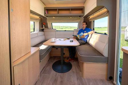 Sitzgruppe, LMC Videro 510 E, Caravan, Wohnwagen, Luxus