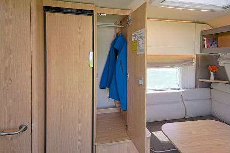 Kleiderschrank, LMC Videro 510 E, Caravan, Wohnwagen, Luxus