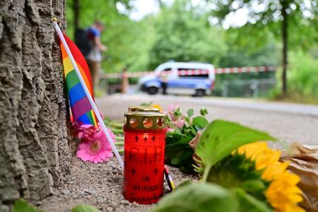 Nach dem Angriff auf den CSD wird an die Opfer erinnert.