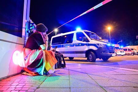 Viele Menschen waren geschockt nach dem Vorfall am Rande des CSD.