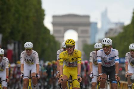 Tadej Pogacar triumphiert bei der Tour de France