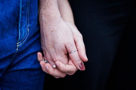 Hand in Hand gegen den Hass