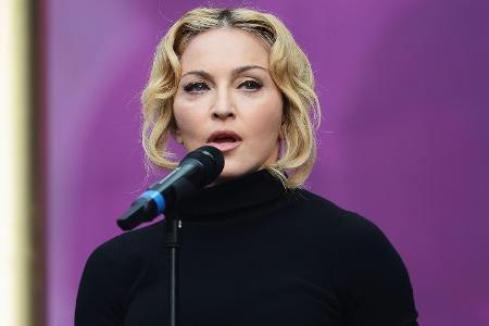 Gwyneth Paltrow vs. Madonna