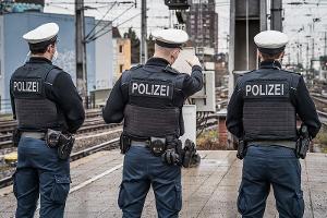 Symbolbild der Bundespolizei, Bestreifung eines Bahnhofes