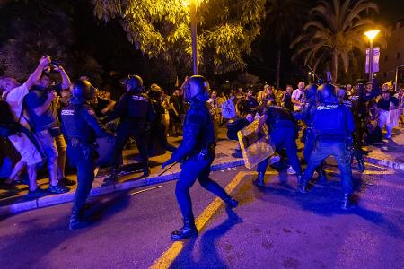 Nach Angaben der Organisatoren nahmen 70.000 am Protest teil. 