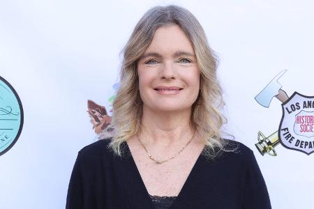 Erika Eleniak