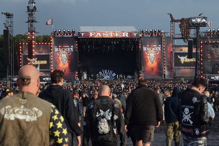 Links, rechts, vorne, hinten: Metal!