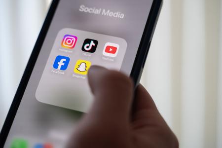 Die Taliban verbieten Regierungsangestellten die Nutzung von Smartphones in Afghanistan. (Symbolbild)