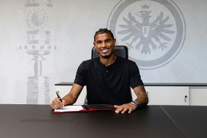 Verstärkung für die Defensive: Frankfurt holt Otávio