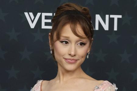 Ariana Grande verklagt mutmaßliche Hacker wegen Song-Leaks