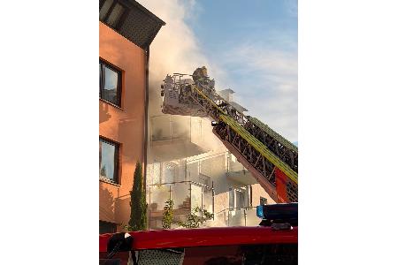 Brandbekämpfung über eine Drehleiter; Foto: Feuerwehr Essen