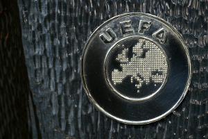 UEFA und Verbände einigen sich auf Übernahme von FIFA-Regeln