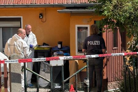 Die Spurensicherung ist im Einsatz. Es geht um den Verdacht eines Tötungsdeliktes.